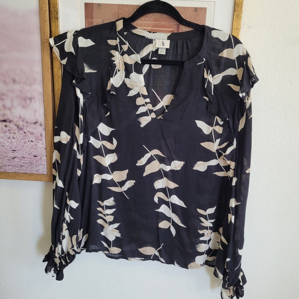 A NEW DAY BLOUSE OFFICE STYLE SIZE LARGE Black and Cream Leaf Print Women's Top
